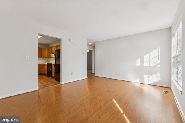 4 CHESTNUT LN, Stafford, VA 22556