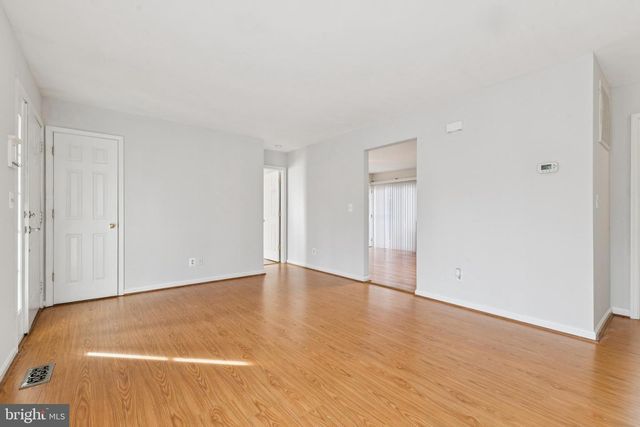 4 CHESTNUT LN, Stafford, VA 22556