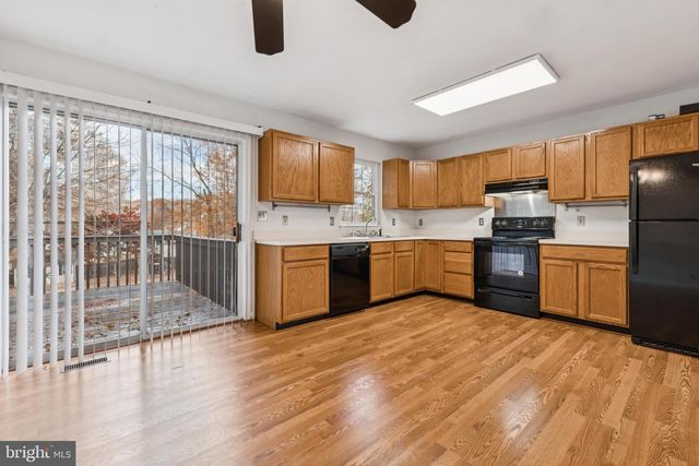 4 CHESTNUT LN, Stafford, VA 22556