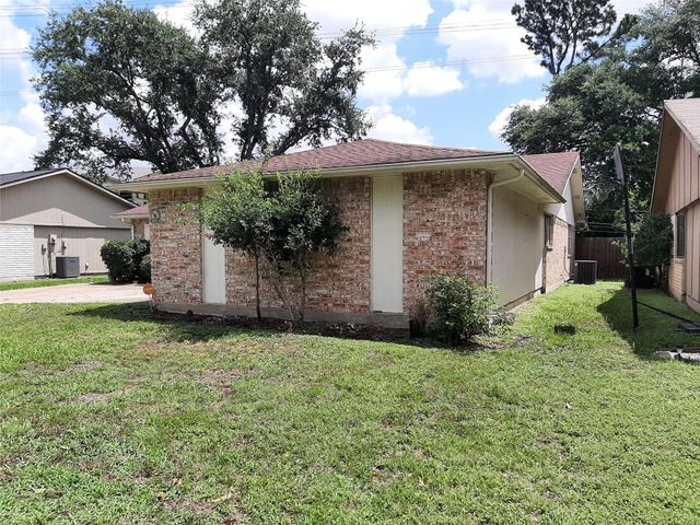 18214 Mantana Drive, Spring, TX 77388