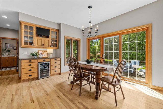 W72N447 Mulberry AVENUE, Cedarburg, WI 53012
