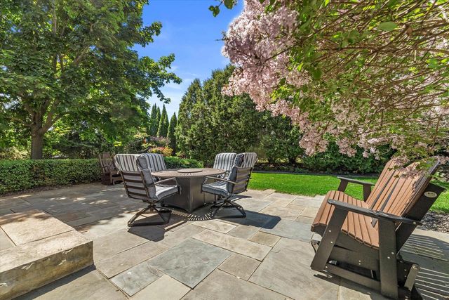 W72N447 Mulberry AVENUE, Cedarburg, WI 53012