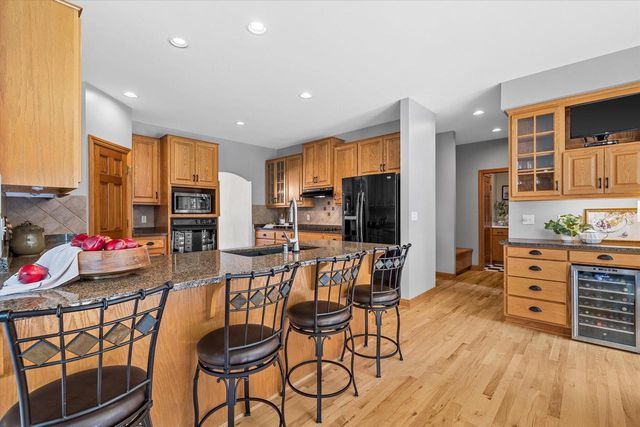 W72N447 Mulberry AVENUE, Cedarburg, WI 53012