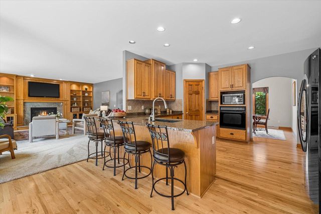 W72N447 Mulberry AVENUE, Cedarburg, WI 53012