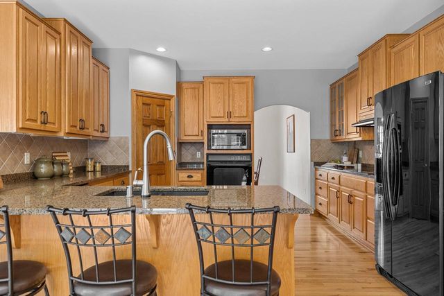 W72N447 Mulberry AVENUE, Cedarburg, WI 53012