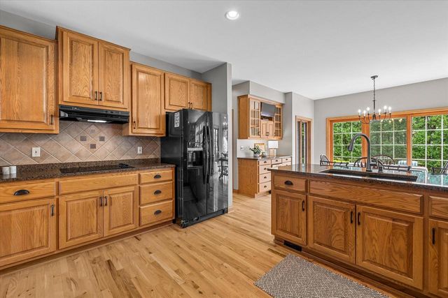 W72N447 Mulberry AVENUE, Cedarburg, WI 53012