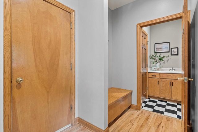 W72N447 Mulberry AVENUE, Cedarburg, WI 53012