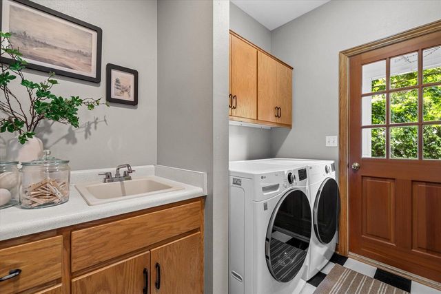 W72N447 Mulberry AVENUE, Cedarburg, WI 53012