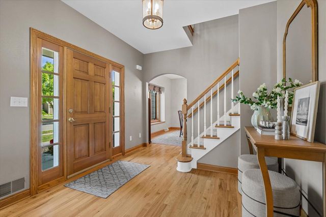 W72N447 Mulberry AVENUE, Cedarburg, WI 53012
