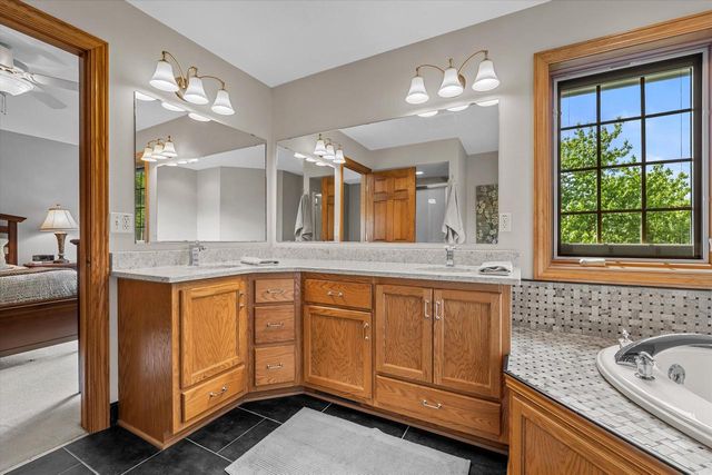 W72N447 Mulberry AVENUE, Cedarburg, WI 53012