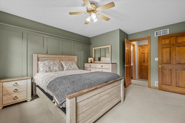 W72N447 Mulberry AVENUE, Cedarburg, WI 53012