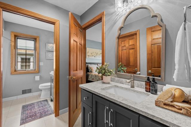 W72N447 Mulberry AVENUE, Cedarburg, WI 53012