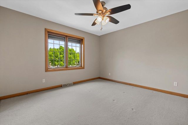 W72N447 Mulberry AVENUE, Cedarburg, WI 53012