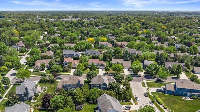 W72N447 Mulberry AVENUE, Cedarburg, WI 53012