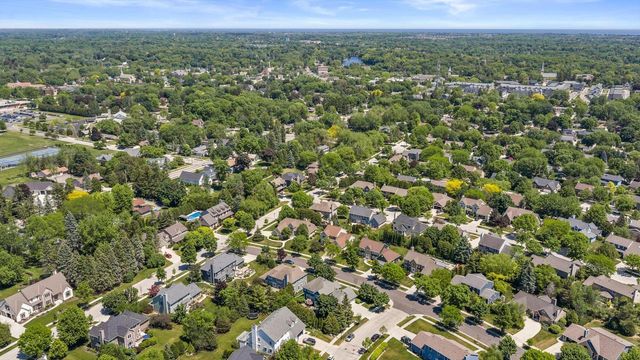 W72N447 Mulberry AVENUE, Cedarburg, WI 53012