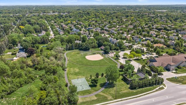 W72N447 Mulberry AVENUE, Cedarburg, WI 53012