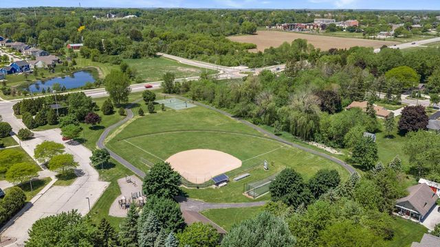 W72N447 Mulberry AVENUE, Cedarburg, WI 53012