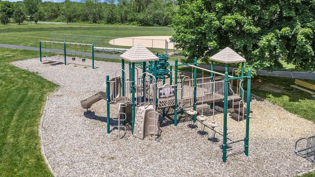 W72N447 Mulberry AVENUE, Cedarburg, WI 53012