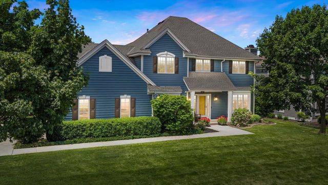 W72N447 Mulberry AVENUE, Cedarburg, WI 53012