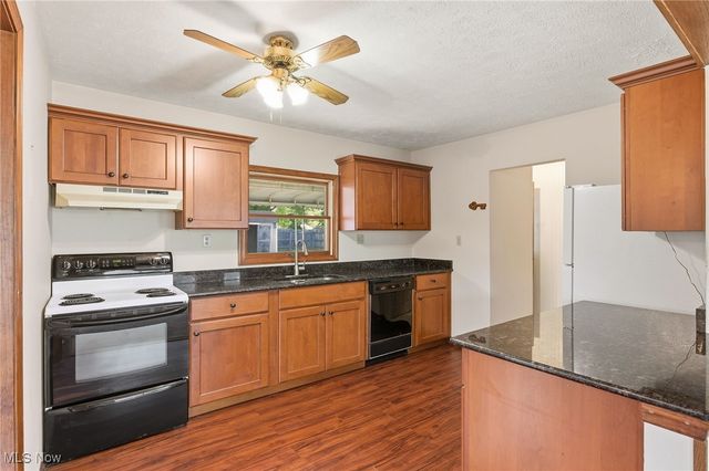 1944 Windsor Drive, Brunswick, OH 44212