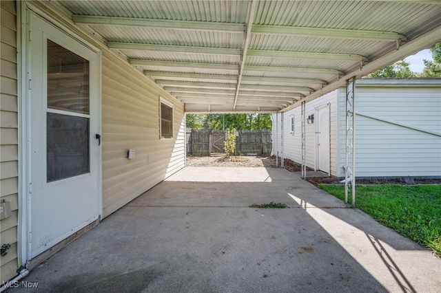 1944 Windsor Drive, Brunswick, OH 44212