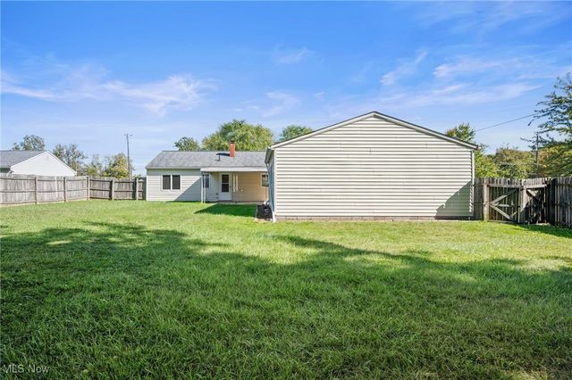 1944 Windsor Drive, Brunswick, OH 44212