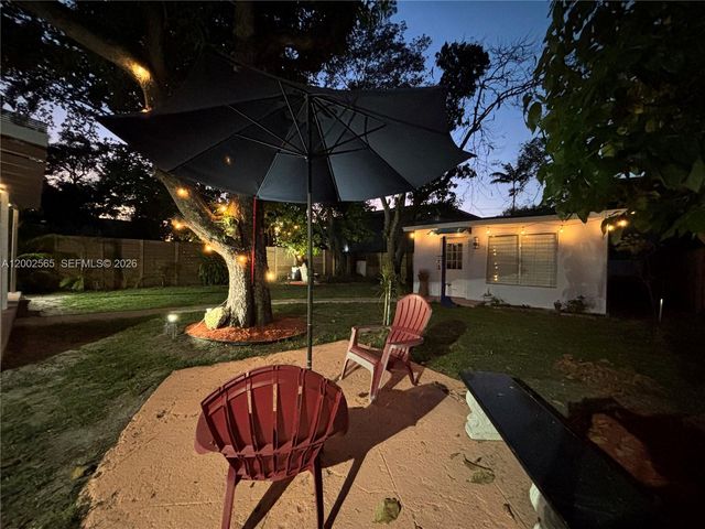 151 NW 165th St, Miami, FL 33169