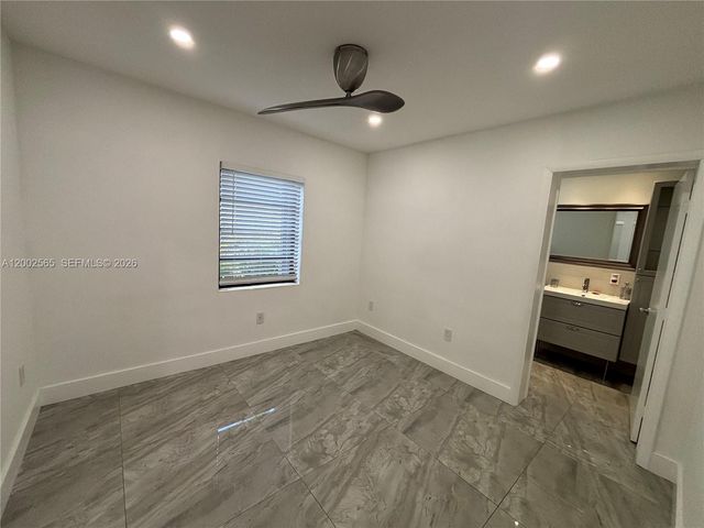 151 NW 165th St, Miami, FL 33169