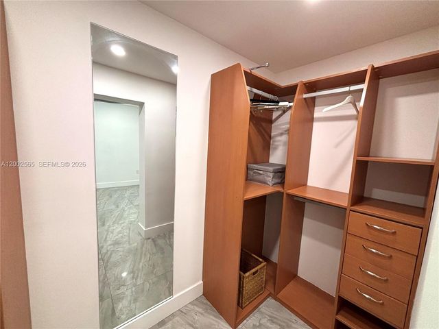 151 NW 165th St, Miami, FL 33169