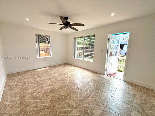 151 NW 165th St, Miami, FL 33169