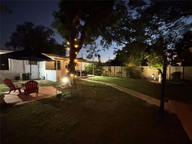 151 NW 165th St, Miami, FL 33169