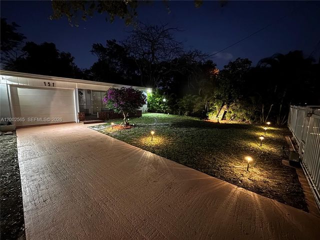 151 NW 165th St, Miami, FL 33169