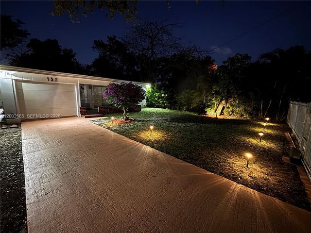 151 NW 165th St, Miami, FL 33169