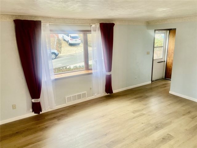 314 Pointview Rd, Brentwood, PA 15227