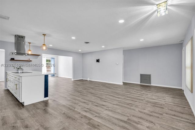 851 SW 49th Ter 3, Margate, FL 33068