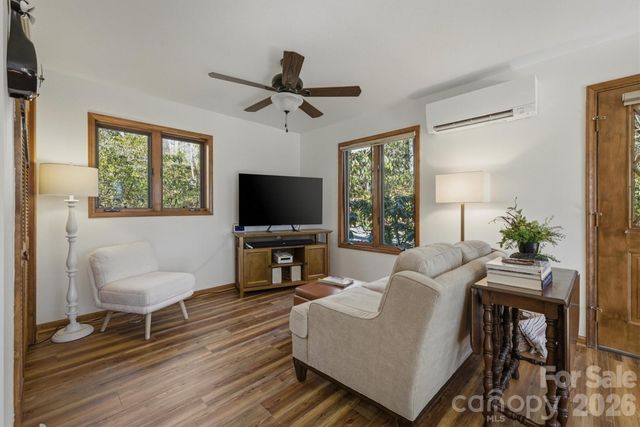 25 Poke Road, Newland, NC 28657