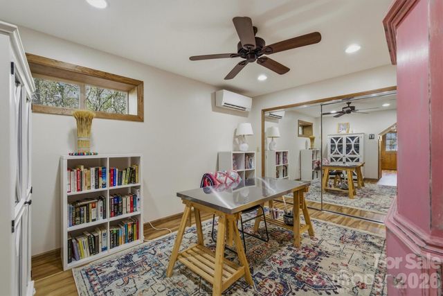 25 Poke Road, Newland, NC 28657