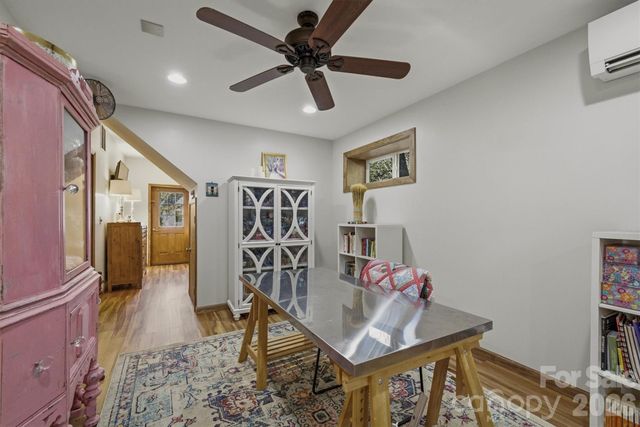 25 Poke Road, Newland, NC 28657