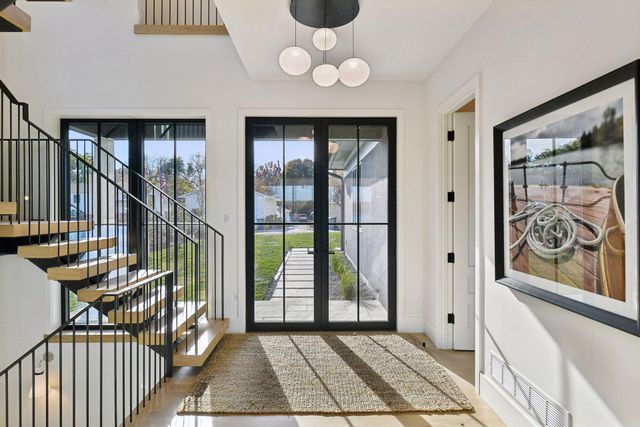 254 Lake Street, Excelsior, MN 55331