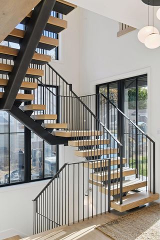 254 Lake Street, Excelsior, MN 55331