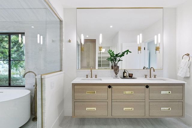 254 Lake Street, Excelsior, MN 55331