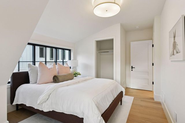 254 Lake Street, Excelsior, MN 55331