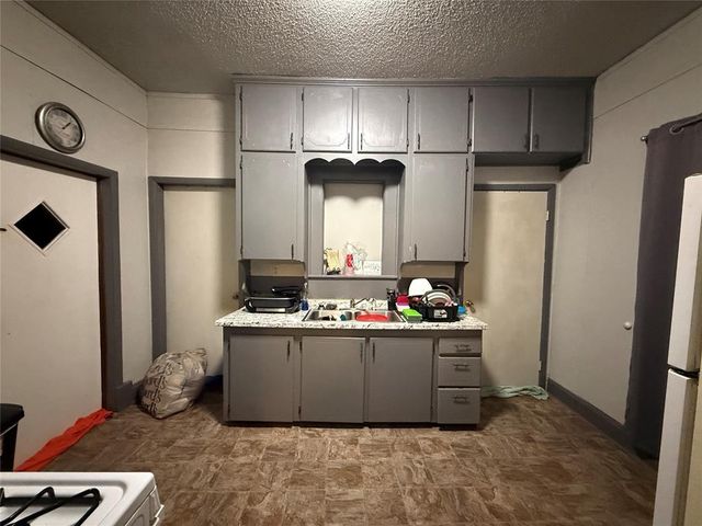 406 S Pine Street, Guthrie, OK 73044