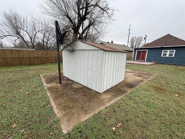 406 S Pine Street, Guthrie, OK 73044