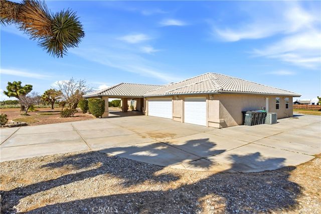 7330 Smoke Tree, Phelan, CA 92371