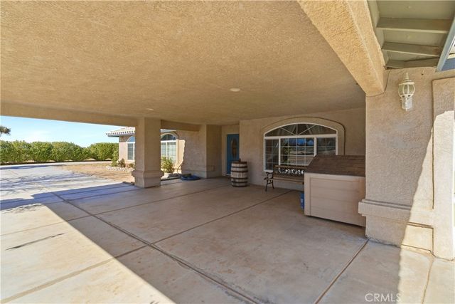 7330 Smoke Tree, Phelan, CA 92371