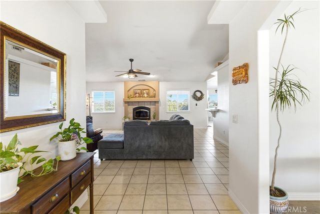 7330 Smoke Tree, Phelan, CA 92371