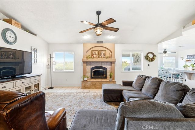 7330 Smoke Tree, Phelan, CA 92371