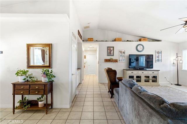 7330 Smoke Tree, Phelan, CA 92371