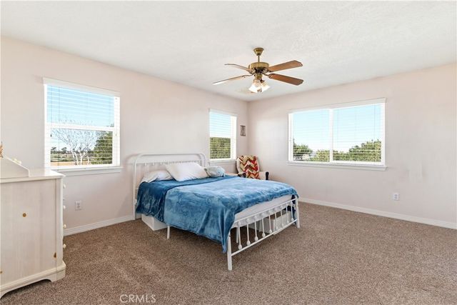 7330 Smoke Tree, Phelan, CA 92371